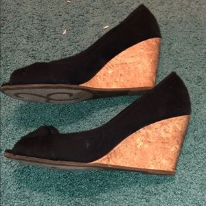 Black knot wedges
